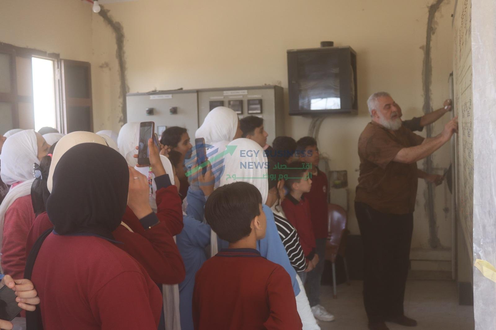 رئيس جهاز العاشر من رمضان يستقبل طلاب مدرستين في زيارة تعليمية (صور) - إيجي بيزنس 56b21a95 a16a 4812 ba26 f8b1c342bae8 e80578 - إيجي بيزنس